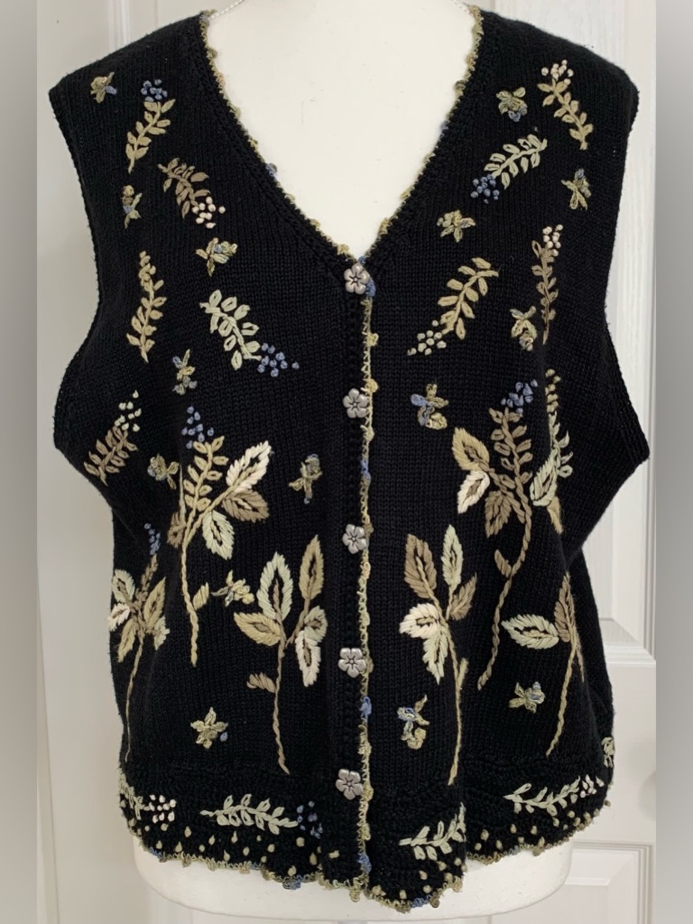 Vintage 90’s Black Floral Knit Embroidered Sweater Vest Women’s Sz L Boho Granny